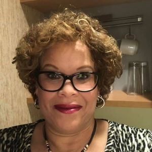 Meet your Posher, Gloria